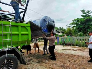 Atasi Krisis Air, Polsek Panimbang Salurkan Bantuan Sumur Bor dan Pompa Air dari Kapolda Banten