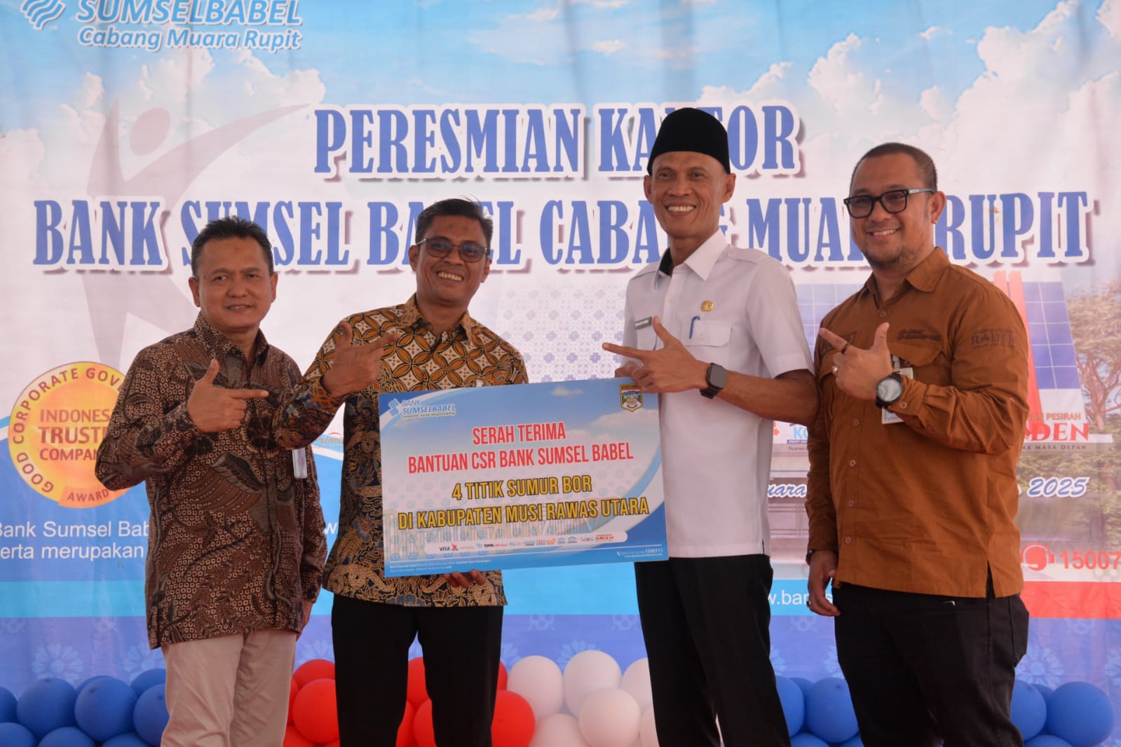 Dukung Kesejahteraan Rakyat, BSB Serahkan CSR Sumur Bor Kepada Pemkab Muratara